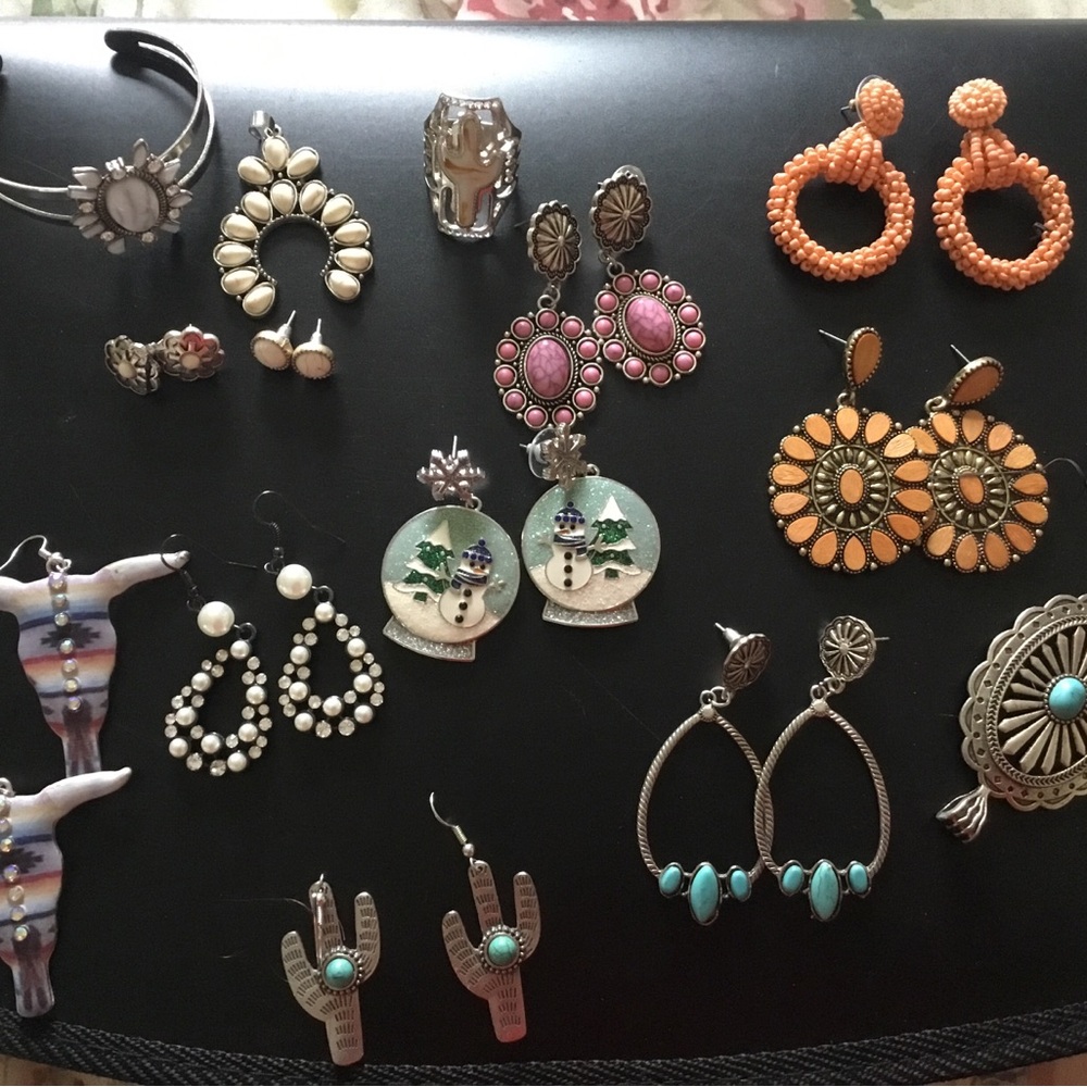 Mixed Women’s Fashion Earring Set – Orange, Pink, Turquoise, White, Cream